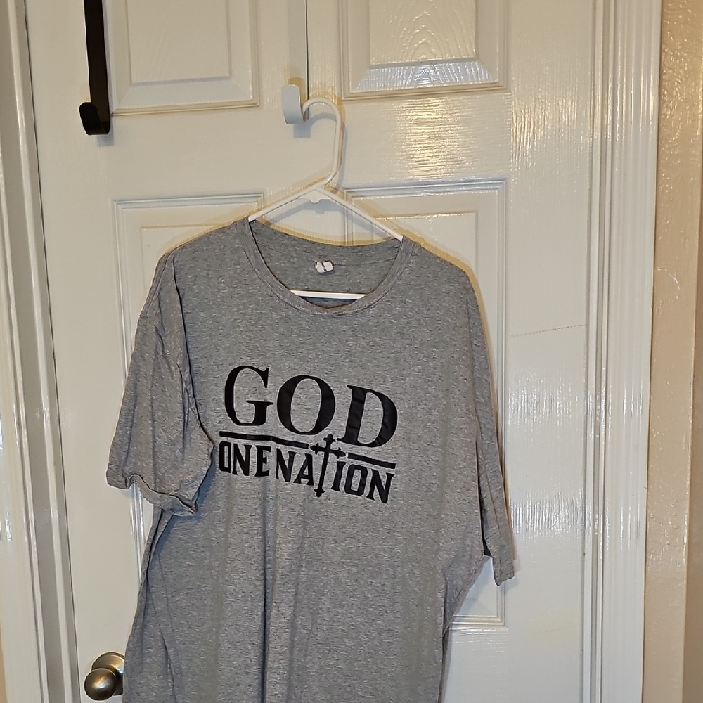 Gray Graphic Tee - Short Sleeve